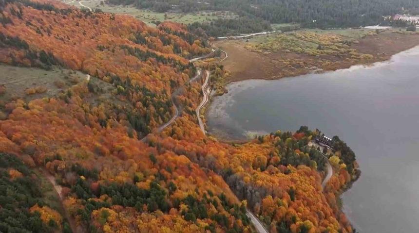Bolu&rsquo;nun doğa harikası Abant&rsquo;ta ziyaret&ccedil;iler akın etti