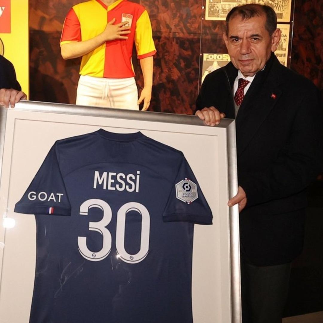 Galatasaray Başkanı Dursun &Ouml;zbek ten Lionel Messi a&ccedil;ıklaması!   &Ccedil;ıtayı &ccedil;ok y&uuml;kseğe &ccedil;ıkardık...   4