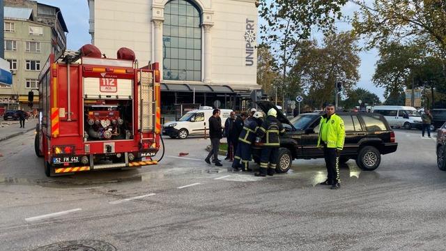 Ordu’da seyir halindeki otomobil alev aldı