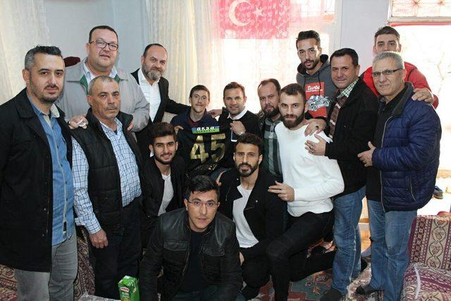 Akhisarspor'dan anlamlı ziyaret