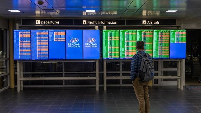 ABD'de kriz derinleşiyor! Yüzlerce uçuş iptal edildi