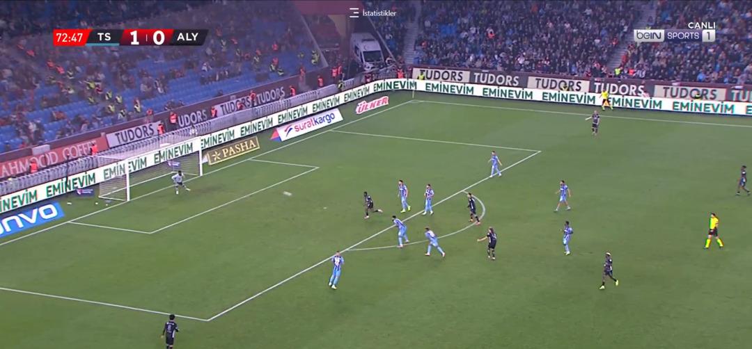 Trabzonspor deplasmanında Alanyaspor nefis bir gol buldu! Ianis Hagi resmen füze fırlattı... Babası Gheorghe Hagi ye göz kırptı... 2