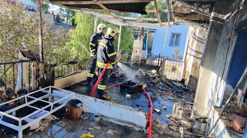 Yer: Muğla! Evde yangın çıktı, ekipler sevk edildi