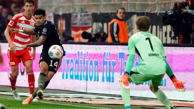 Luis Diaz'dan Puskas ödülüne aday olabilecek gol!