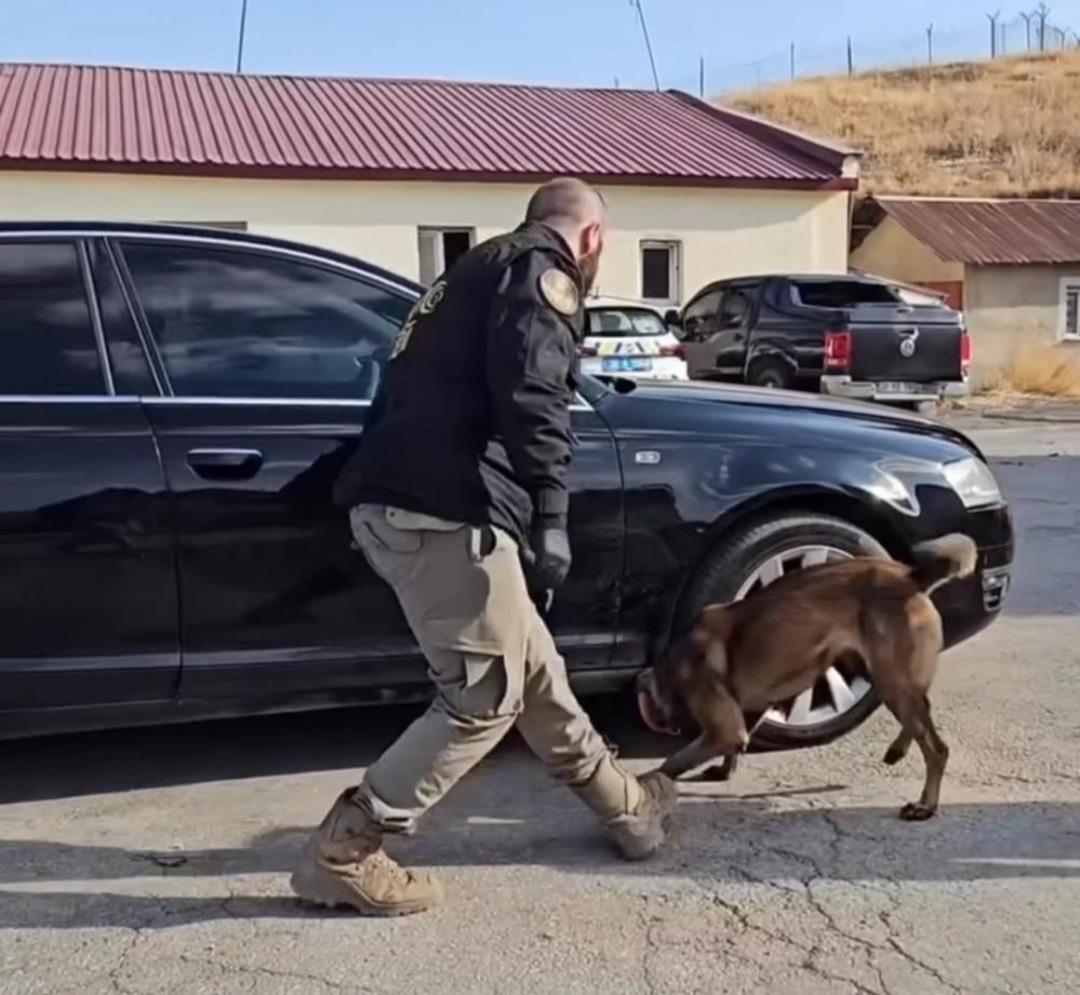 Hakkari de 24 kilo 500 gram metamfetamin ele ge&ccedil;irildi 1