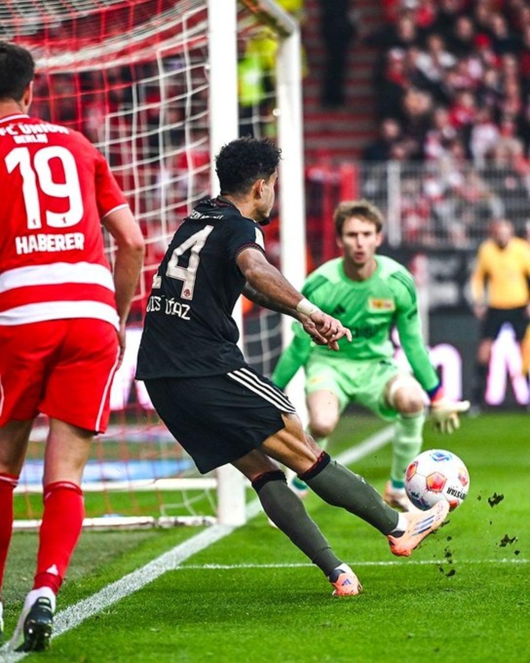 Bayern M&uuml;nih in serisi son buldu! Neuer in hatası ve Luis D&iacute;az ın m&uuml;thiş gol&uuml; konuşuluyor... 3