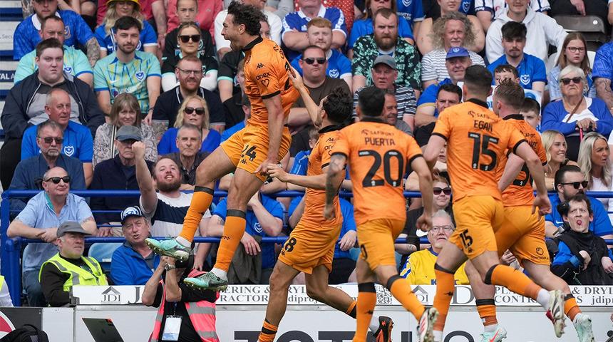 Acun Ilıcalı'nın sahibi olduğu Hull City Premier Lig aşkına galibiyetlerini s&uuml;rd&uuml;r&uuml;yor! Portsmouth'u Enis Destan ile ge&ccedil;tiler...
