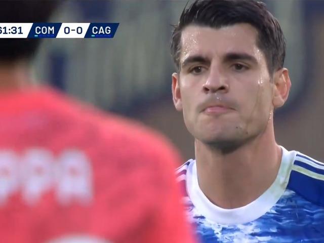 Galatasaray'ın eski futbolcusu Alvaro Morata İtalya'da resmen çıldırdı! Como-Cagliari maçında Fabregas'a 'Beni çıkar' dedi...