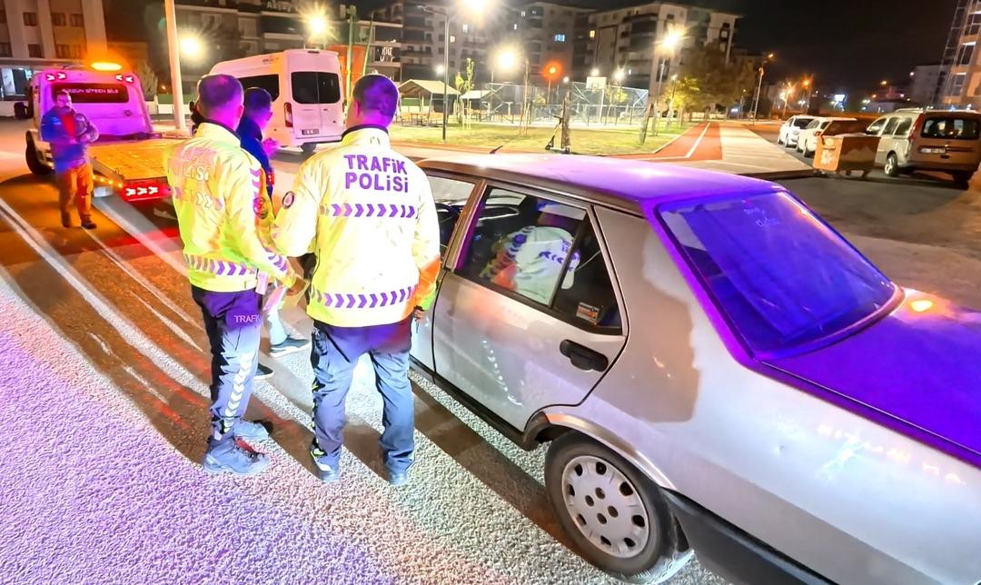 Drift atıp ceza yiyeceğini anlayınca kayıplara karıştı! Film gibi kovalamaca: Önce arabayla sonra yayan kaçtı 2