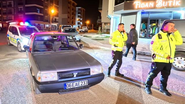 Drift atıp ceza yiyeceğini anlayınca kayıplara karıştı! Film gibi kovalamaca: Önce arabayla sonra yayan kaçtı