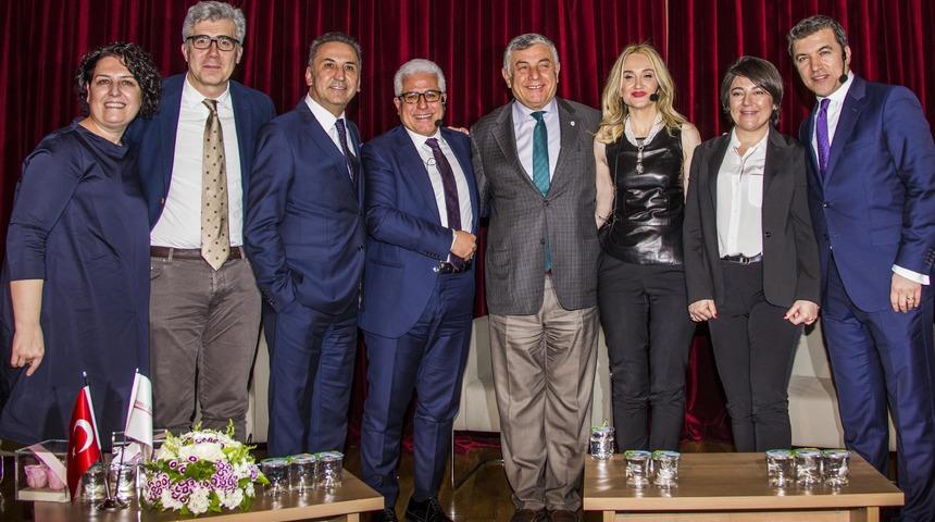 Güçlü kadınlar başarı hikayelerini, hekimler kadınları anlattı!