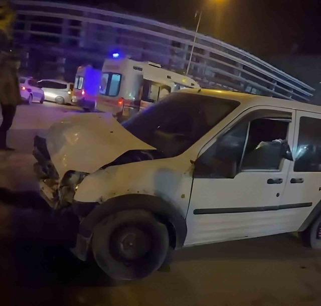 Van&rsquo;da trafik kazası: 3 yaralı 1