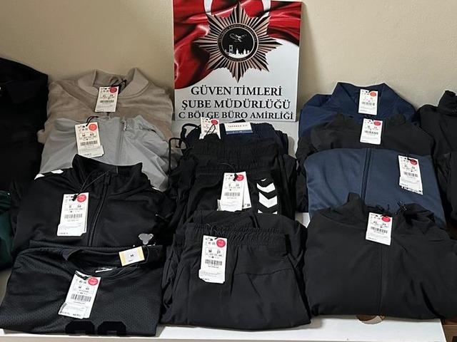 AVM'de hırsızlık yaparken suçüstü yakalandılar