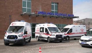 Güzel avrat otunu ıspanak diye yiyince hastanelik oldular