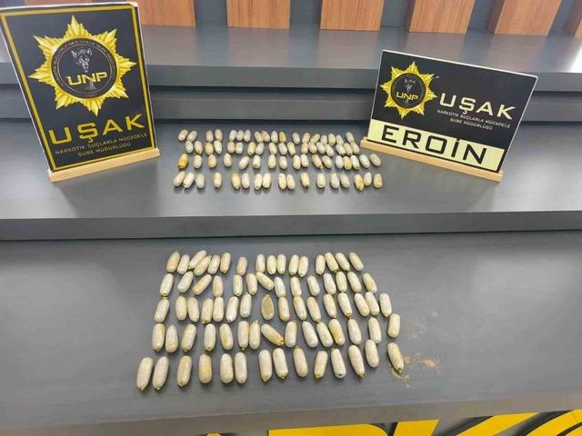Uşak’ta midelerinde eroin taşıyan iki şüpheli tutuklandı 1