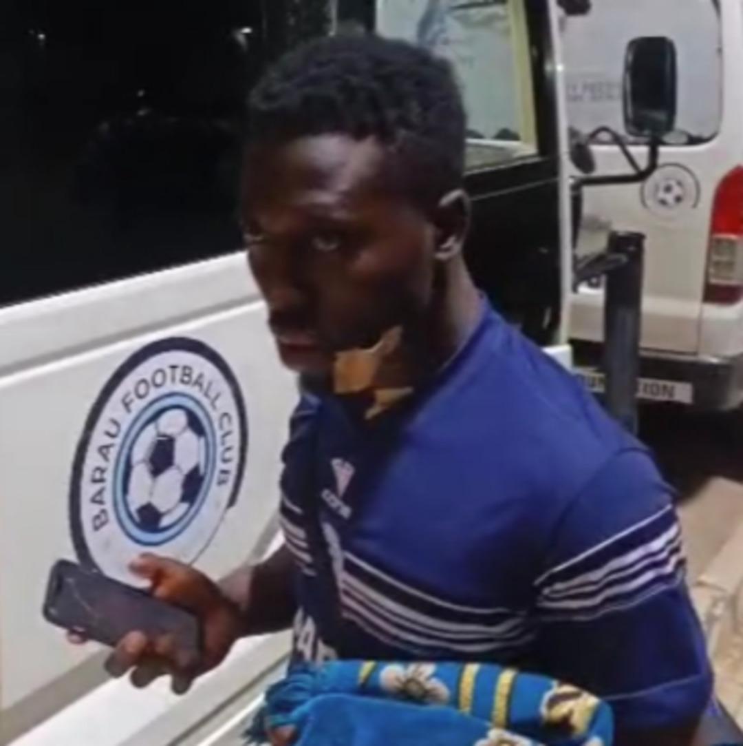 Nijerya Ligi nde dehşet verici olay! Gol attığı için rakip taraftar sahaya girip boğazını kesti... 2