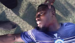 Dehşet verici olay! Gol attığı için rakip taraftar sahaya girip boğazını kesti...