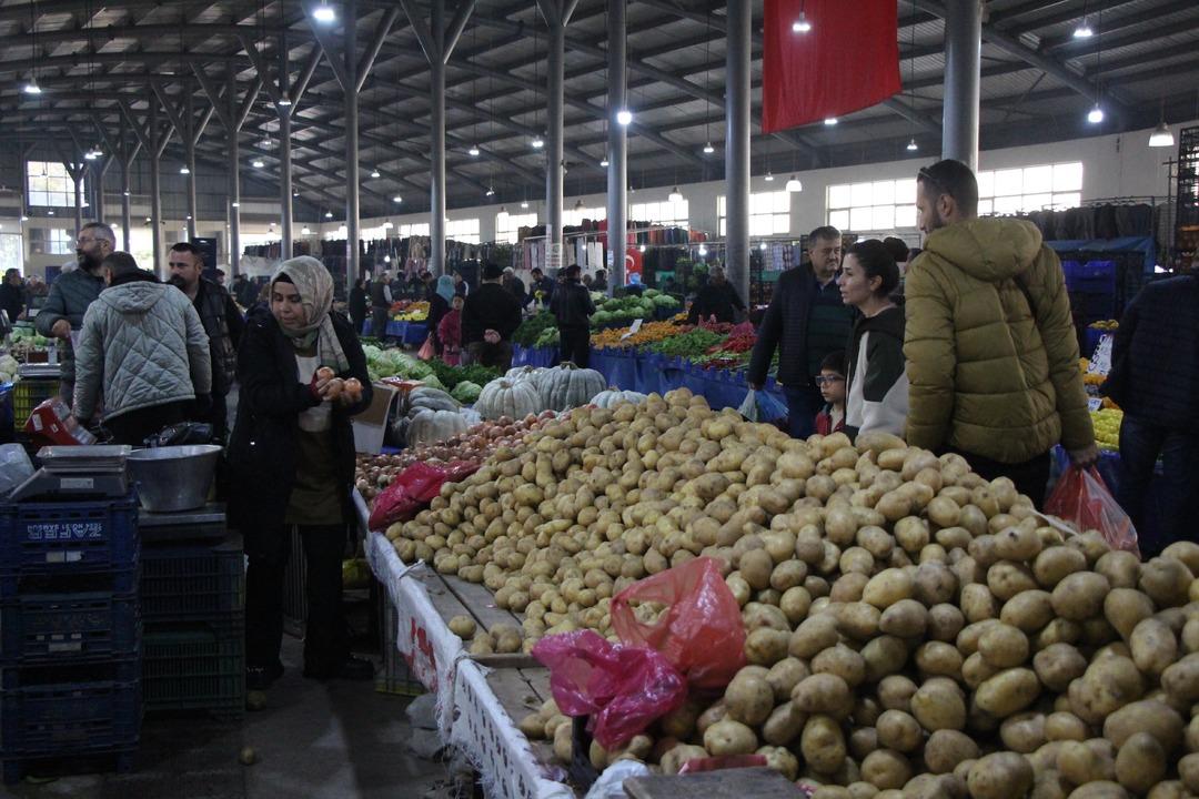 Fiyatı 7 aydır 10 TL Sudan ucuz Türkü söyleyerek dile getirdi 3