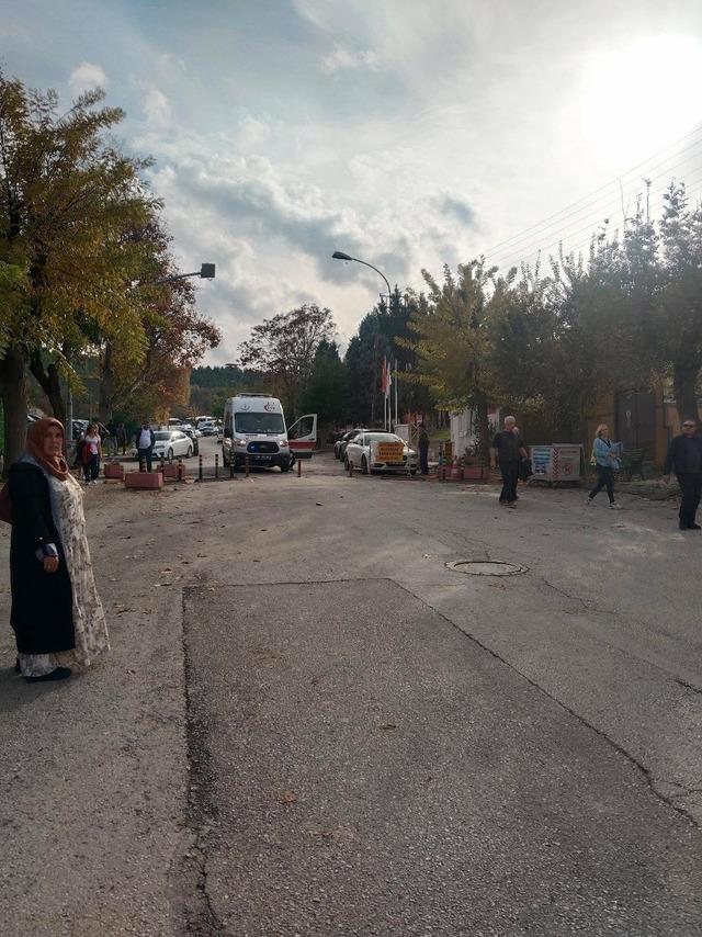 640xauto Odunpazarı’nda ambulansa demir duba engeli