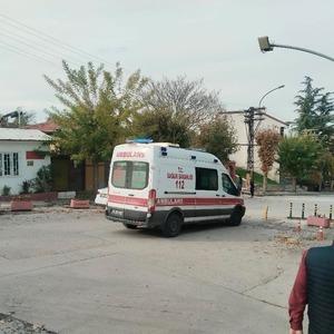 Odunpazarı’nda ambulansa demir duba engeli