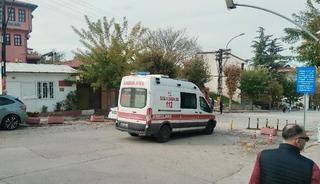 Odunpazarı’nda ambulansa demir duba engeli