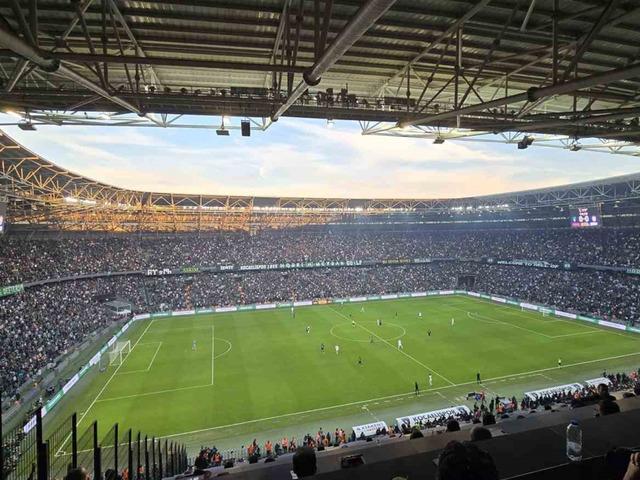 Kocaelispor - Galatasaray maçında rekor kırıldı! Kocaeli halkı maça akın etti