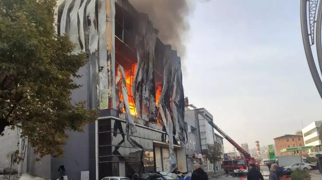 Kocaeli deki yangın faciasında yeni gelişme! Bakan Tunç duyurdu: 11 kişi gözaltında, bilirkişi heyeti oluşturuldu 1