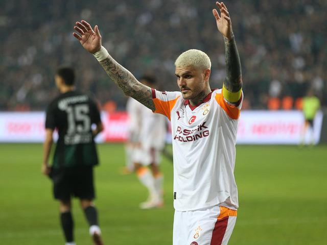 Aslan ilk kez kaybetti! Zirvede yarış kızıştı