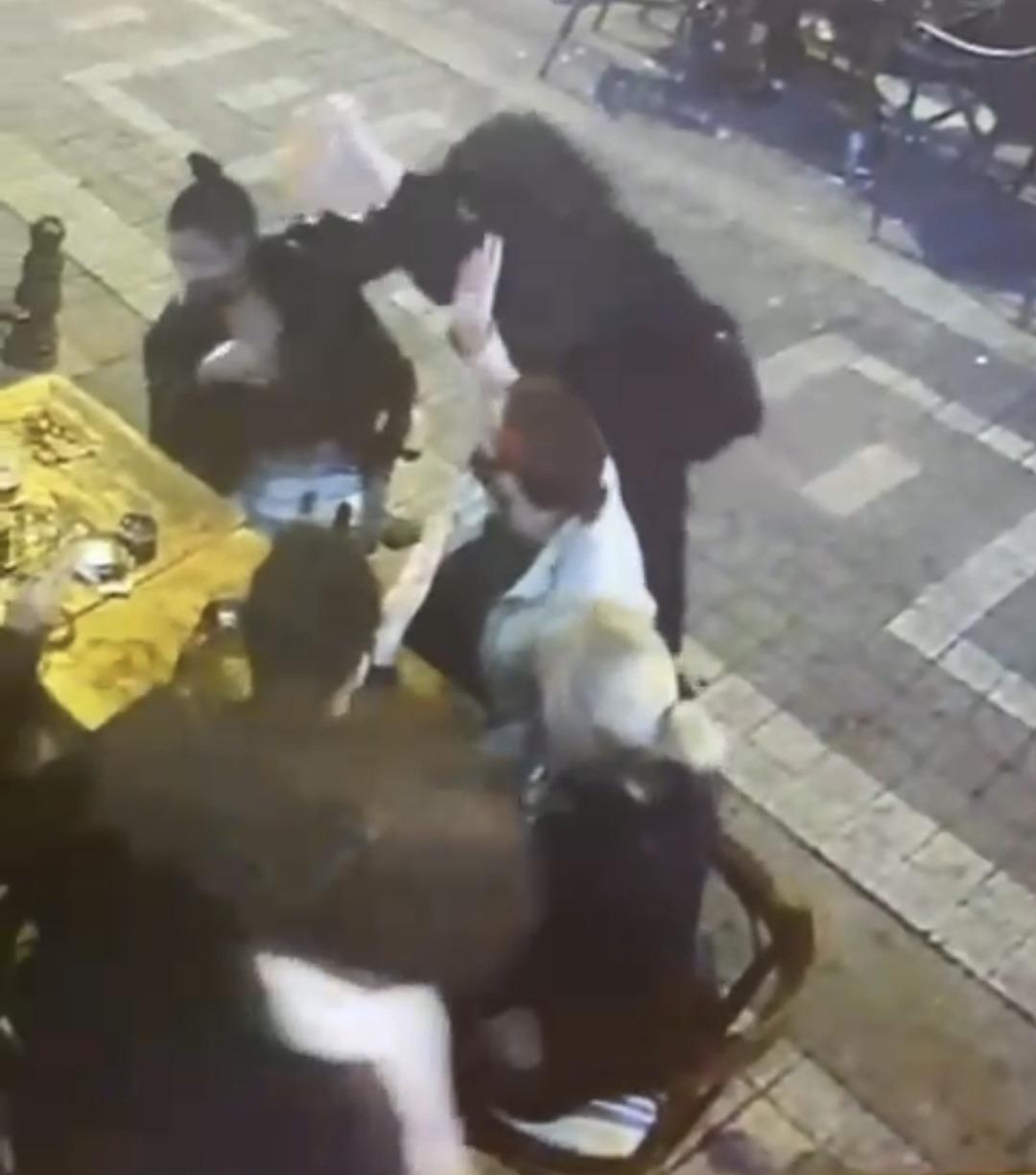 Yer: Kadıköy... Genç kadını ateşe verdi: O anlar ortaya çıktı! "Tehdit mesajları geliyor" 1