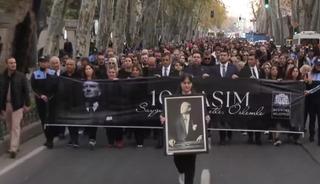 Binlerce vatandaş Dolmabahçe'ye yürüdü