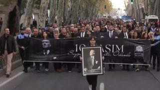 Binlerce vatandaş 'Özlem ve Minnetle' Dolmabahçe Sarayı'na yürüdü