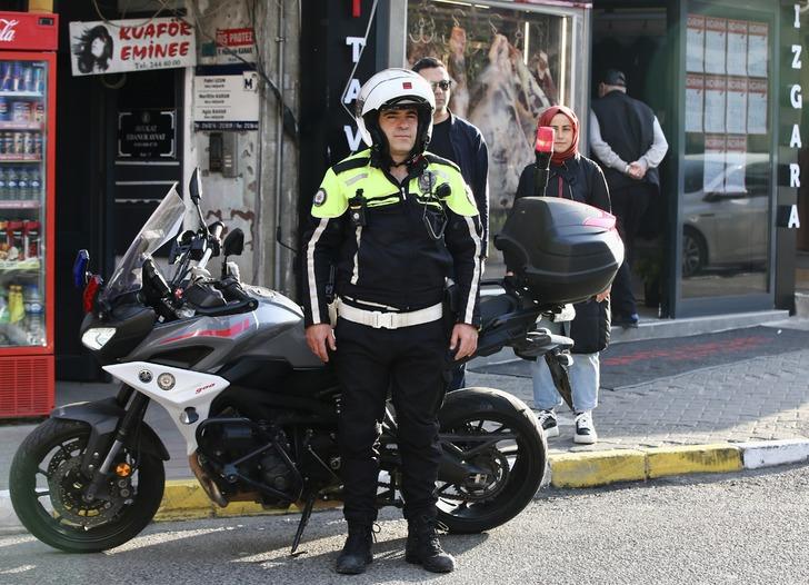 10 Kasım saat 09.05'te yine hayat durdu! Siren sesleri korna seslerine karıştı G4