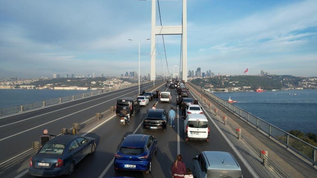 10 Kasım saat 09.05 te yine hayat durdu! Siren sesleri korna seslerine karıştı 1