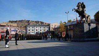 Bayburt’ta 10 Kasım Atatürk’ü Anma Günü çelenk sunumuyla başladı