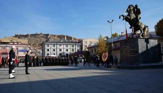 Bayburt’ta 10 Kasım Atatürk’ü Anma Günü çelenk sunumuyla başladı
