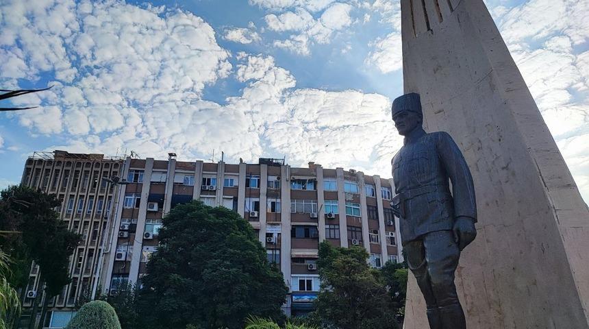 Adana’da saat 9’u 5 geçe hayat durdu