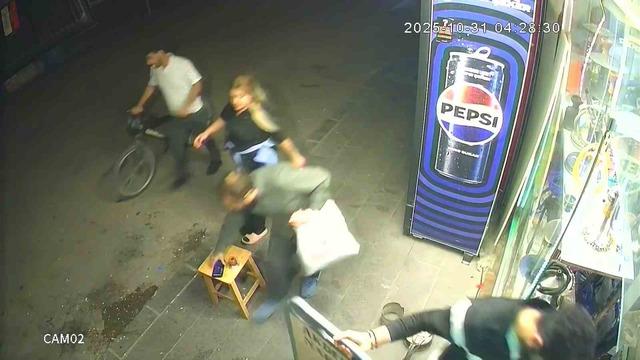 Çekirdek çitlerken telefonu çaldı: "Şeytana uydum" dedi 1