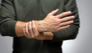 Parkınson'un ilk sinyali bir titreme olabilir!