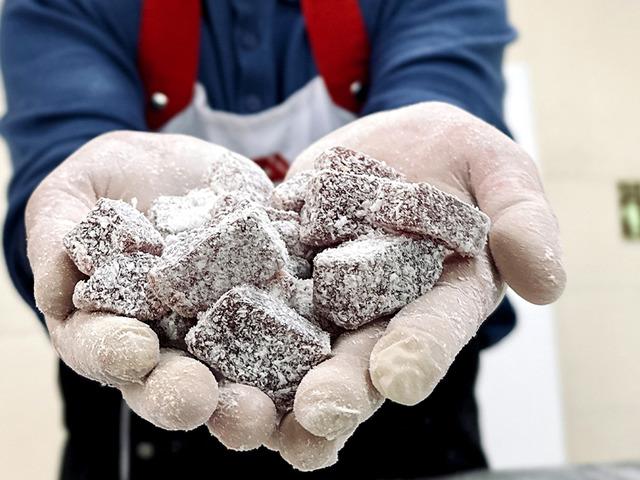 Acı biberi lokumla birleştirdi! Adını ‘Dünya Hali’ koydu: "Önce tatlandırıyor sonra mutluluk gözyaşları geliyor"