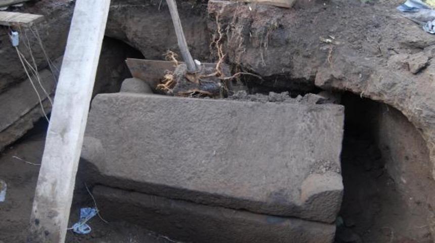 Oto yıkamanın bahçesinde bulundu!