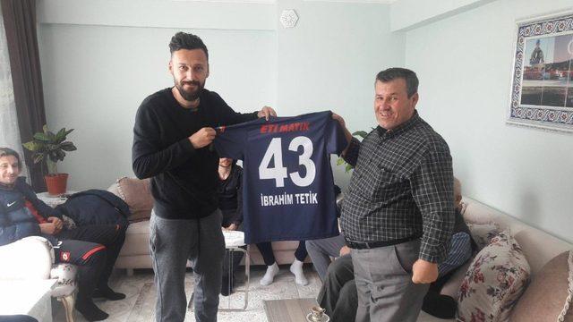 K&uuml;tahyaspor, şehit İbrahim Tetik&rsquo;i unutmadı 1