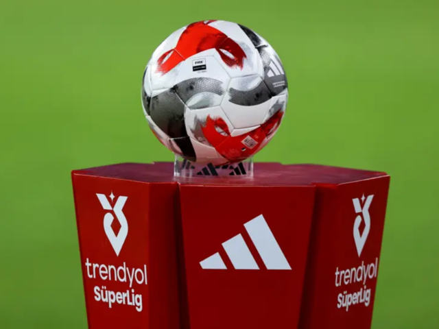 Galatasaray kaybetti, Fenerbahçe kazandı... Fark artık 1 puan! Trendyol Süper Lig'de 12. hafta sonrası her şey değişti! Yapay zeka şampiyonu açıkladı...