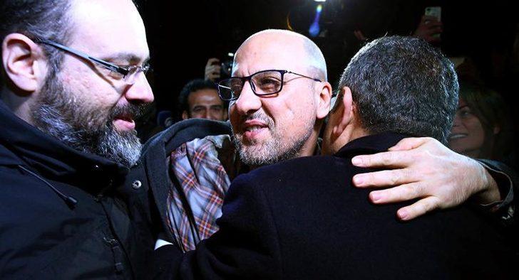 Ahmet Şık'ın eşi Yonca Şık ile buluşma anı objektiflere yansıdı G1