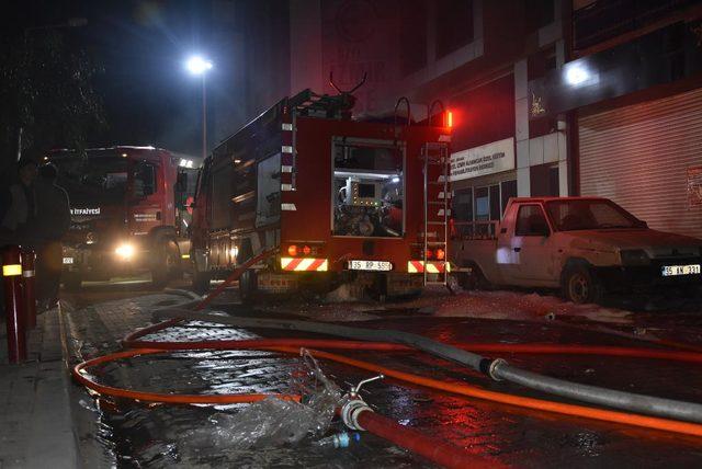 İzmir'de yangın: 1 ölü