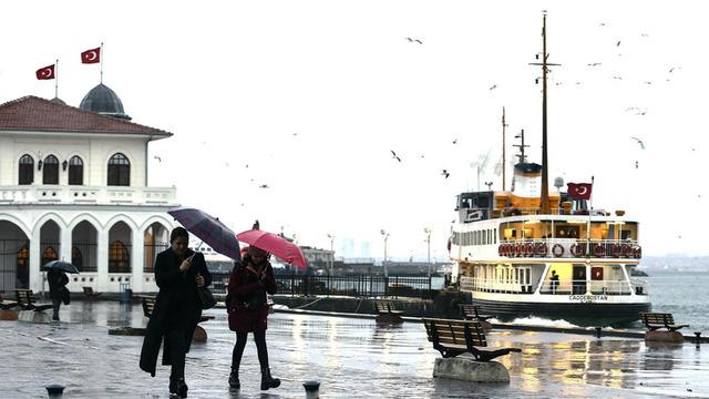Bir g&uuml;nde sonbahar geliyor! Tarih verildi: İstanbul kuvvetli yağışlara teslim olacak