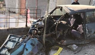 Yer: Trabzon! Park halindeki kamyon hareket etti, 3 araca çarpıp devrildi