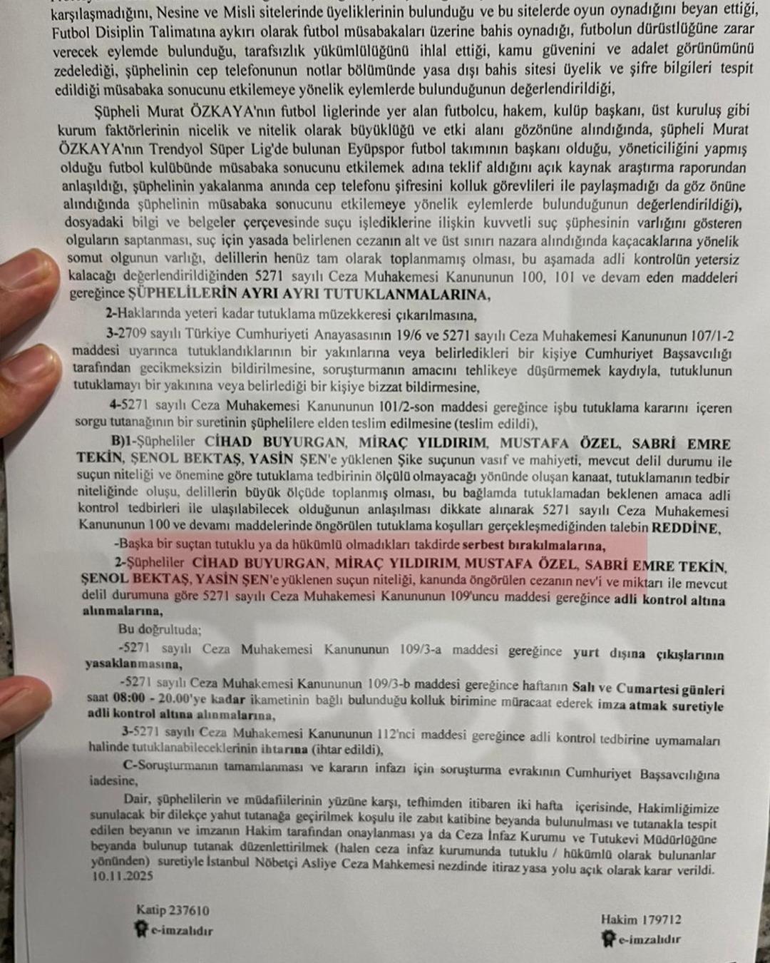 Türk futbolunda tarihi gece! Şike ve bahis soruşturmasında 3 hakem tutuklandı! 4 yılda toplam 10 milyon TL lik bahis oynadıkları ortaya çıktı 2