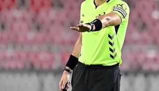 Türk futbolunda tarihi gece! Şike ve bahis soruşturmasında 3 hakem tutuklandı! 4 yılda toplam 10 milyon TL'lik bahis oynadıkları ortaya çıktı