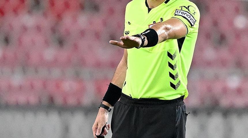 T&uuml;rk futbolunda tarihi gece! Şike ve bahis soruşturmasında 3 hakem tutuklandı! 4 yılda toplam 10 milyon TL'lik bahis oynadıkları ortaya &ccedil;ıktı
