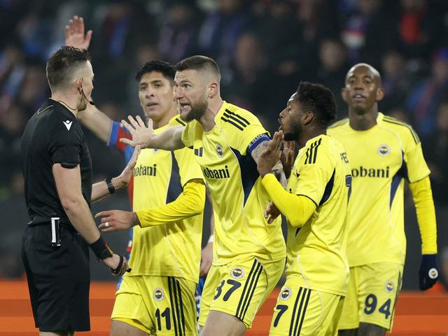 Resmi açıklama geldi!  Fenerbahçe, Viktoria Plzen maçının Hollandalı hakemi için UEFA'ya başvurdu